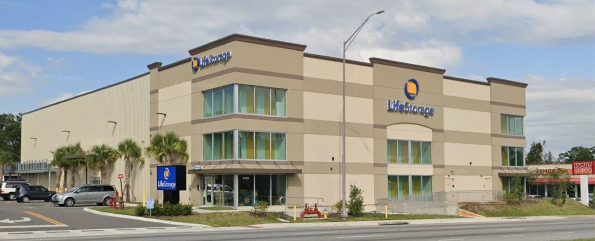 Matthews™ Closes $16.8M Sale of 717-Unit Tampa Life Storage Facility featured image 