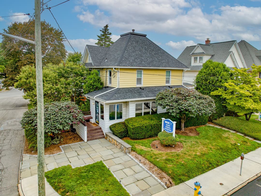 Image of VCA Bond Animal Hospital Property