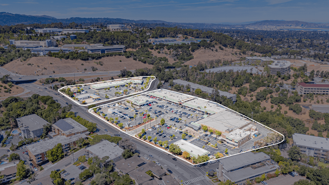 Image of Laurelwood Shopping Center Property