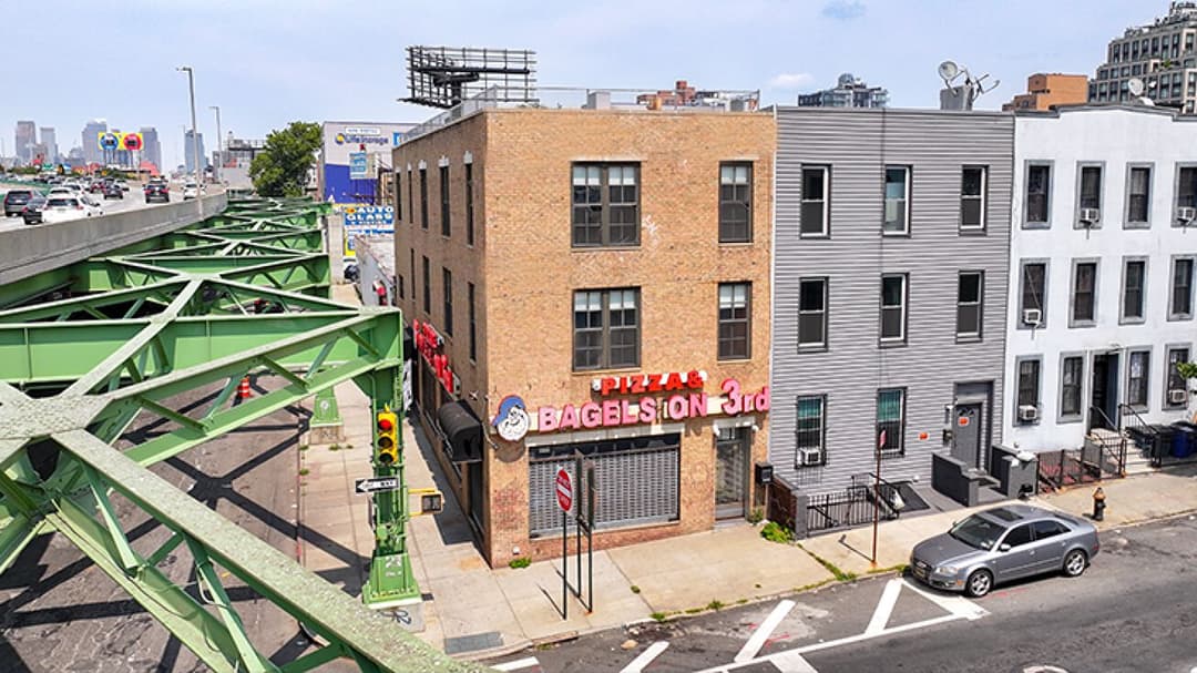 Image of 129 20th St Property