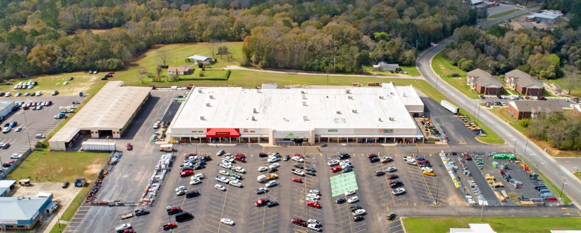 Alabama Grocery-Anchored Center Sold by Matthews™ for $5.8M featured image
