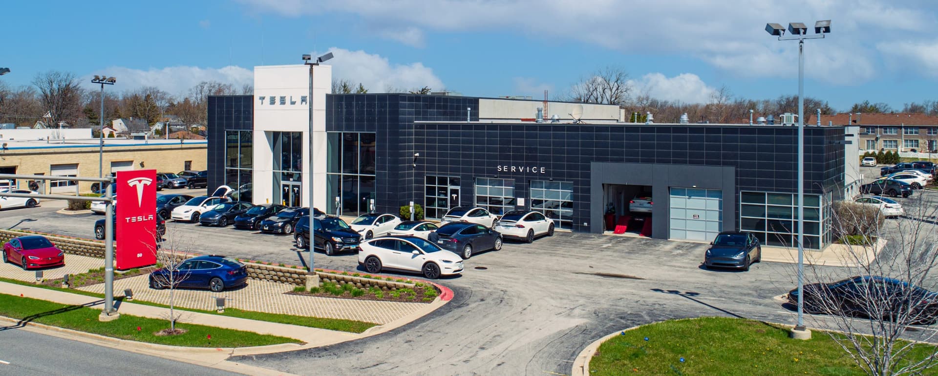 Matthews™ Sells Tesla Dealership in Affluent Chicago Suburb featured image