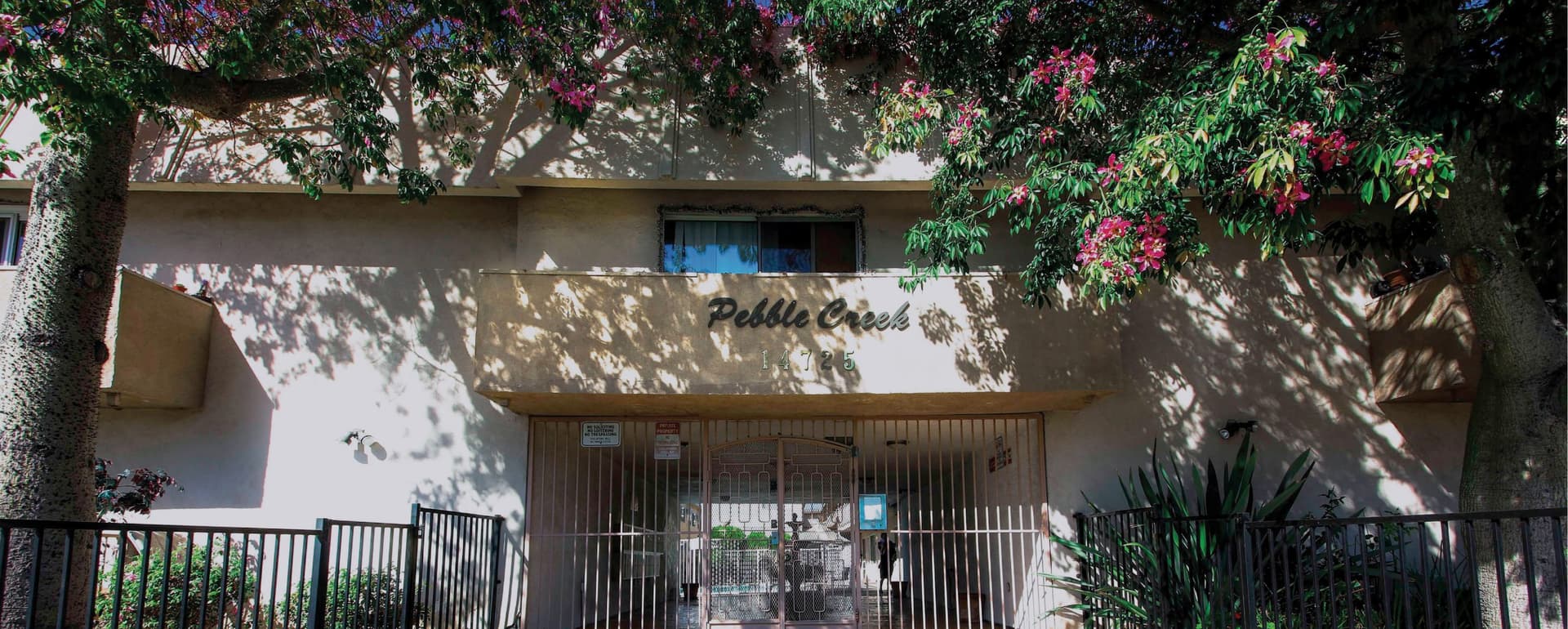 Matthews™ Brokers the Sale of Pebble Creek Apartments in San Fernando Valley for $8.9M featured image