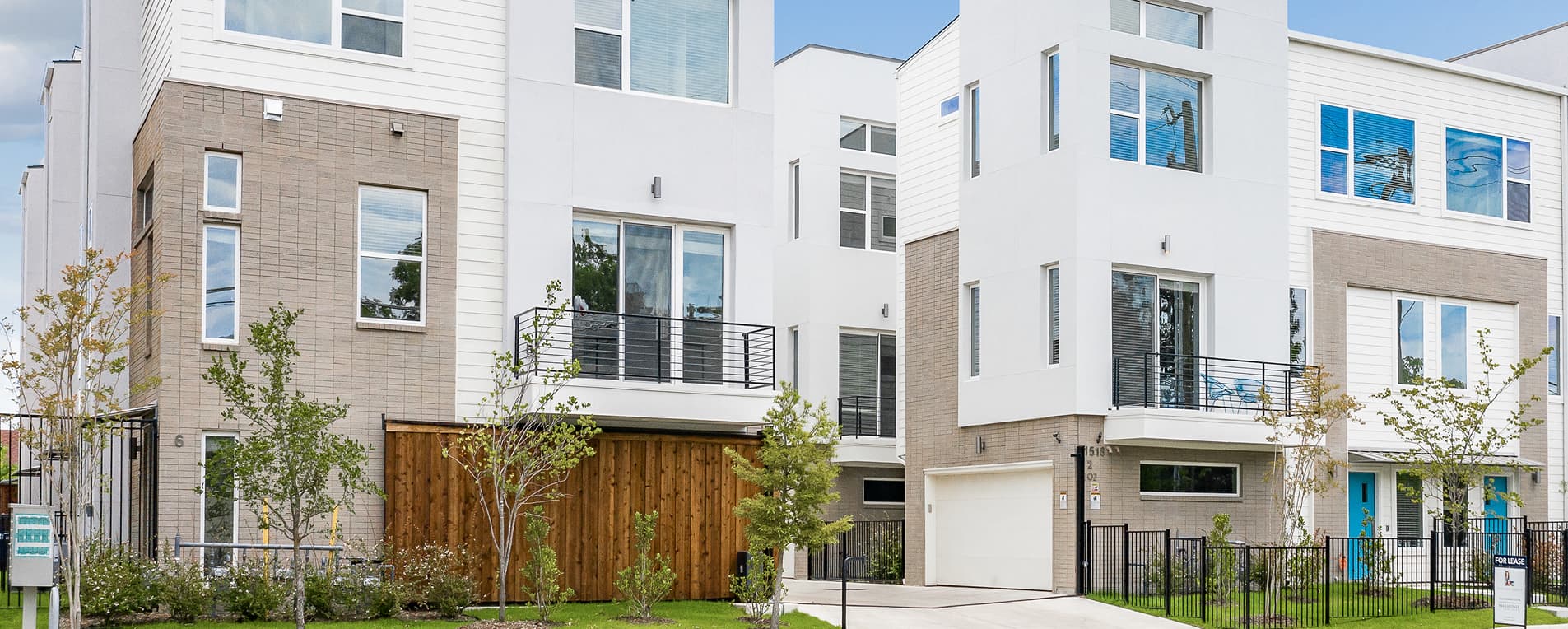 Matthews™ Arranges the Sale of a Class A Multifamily Property in Dallas featured image