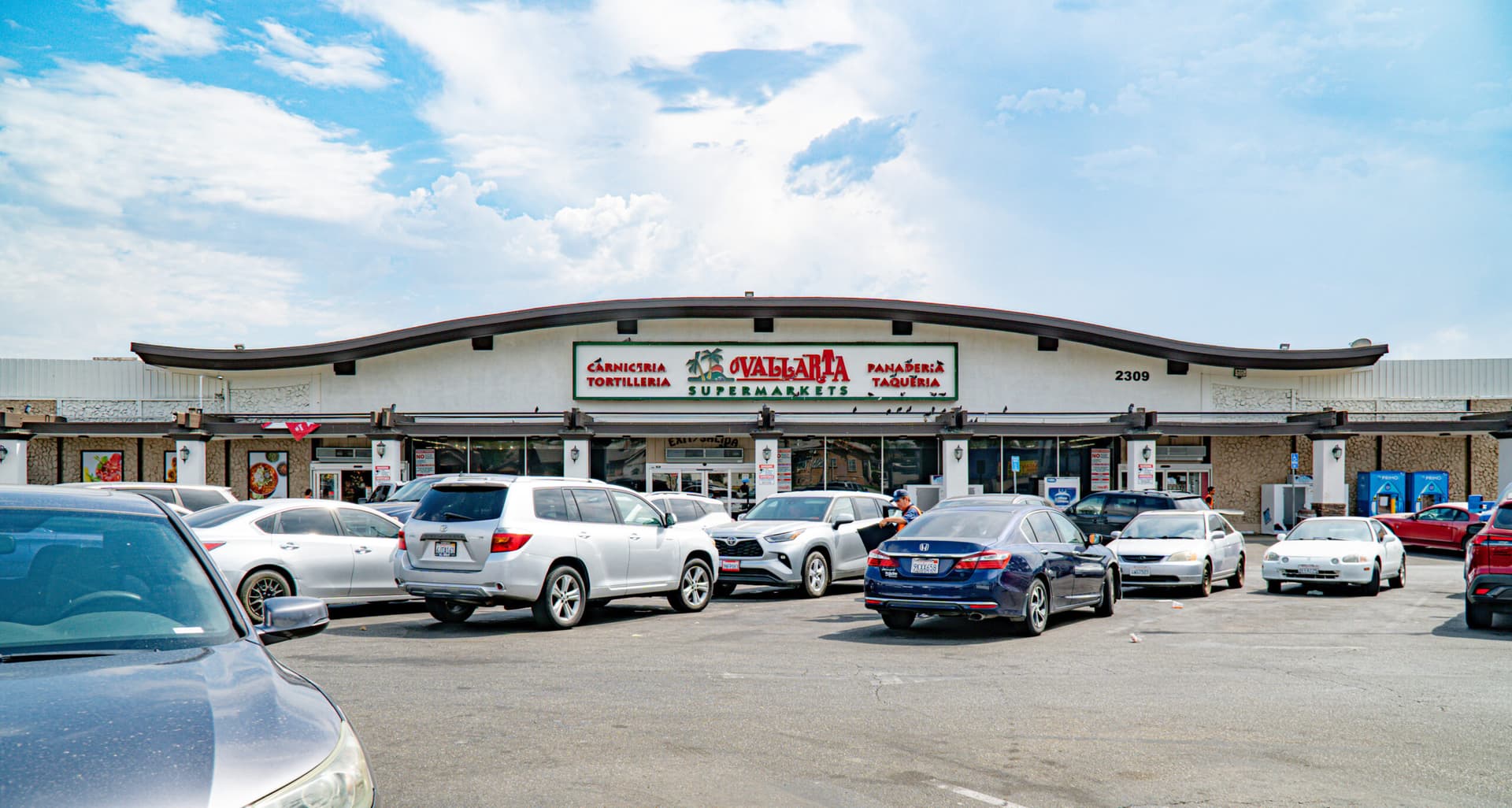 Matthews Facilitates Sale of Vallarta Supermarkets in California featured image