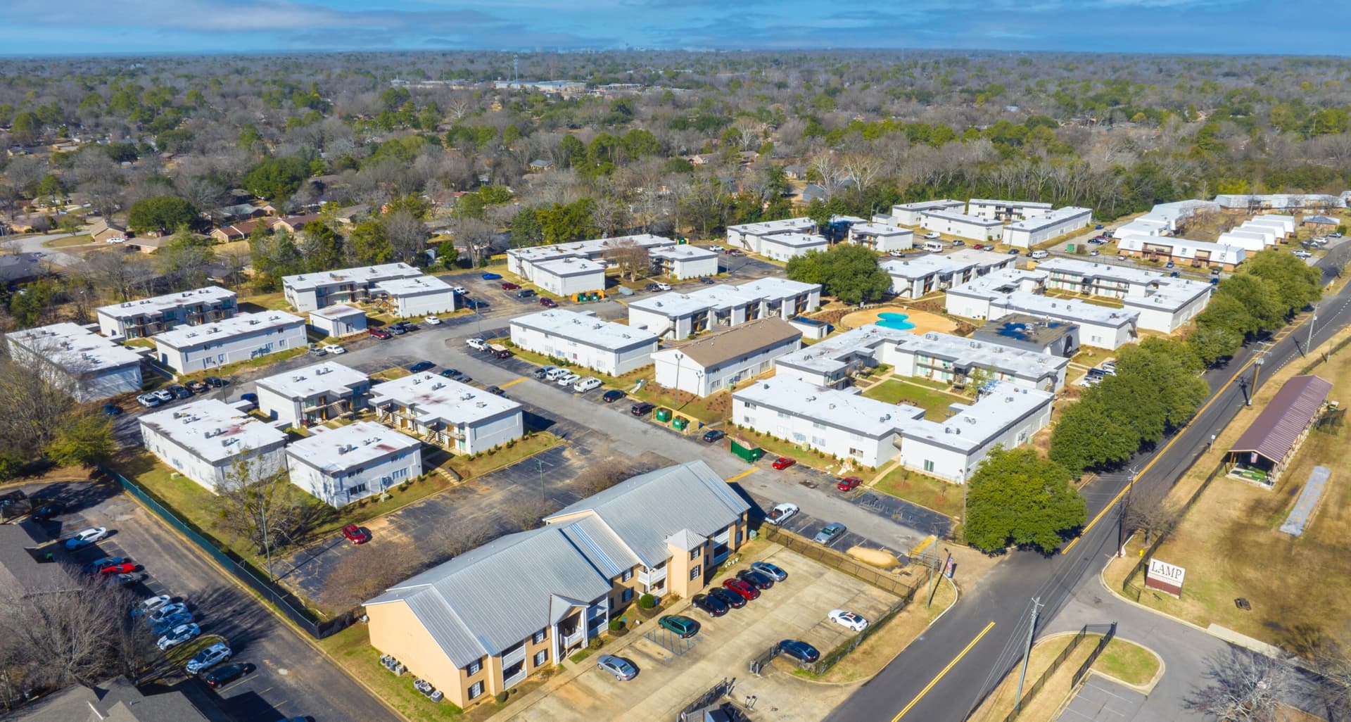 Matthews Completes Sale of Governor’s Parc Apartments in Alabama featured image